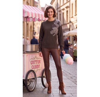 Sweter z futerkowym kwiatem
