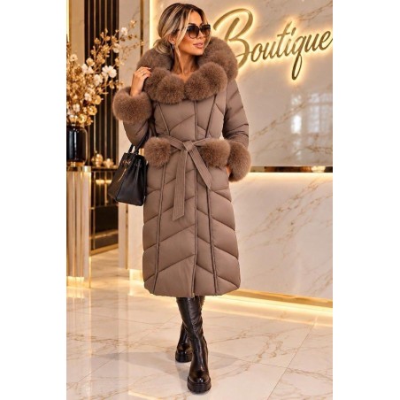 🤎 ELEGANT BEIGE COAT WITH FUR TRIM 🤎