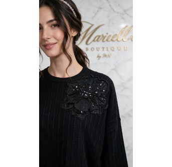 Sweter z aplikacją kwiatową